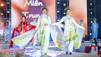 Mãn nhãn đêm trình diễn áo dài ven sông Hàn