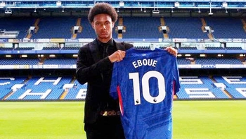 Con trai gia nhập Chelsea, huyền thoại Arsenal hay tin qua… báo chí