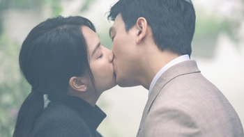 Lê Xuân Tiền, Ngọc Trinh đóng cảnh hôn dưới mưa hơn 1 tiếng đồng hồ