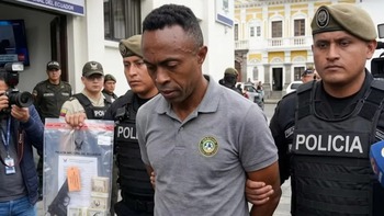 Một cầu thủ từng dự World Cup bị bắt vì cướp có vũ trang