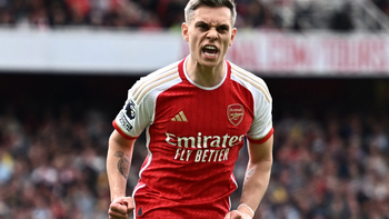 Hôn nhân sao Arsenal dậy sóng vì chi tiết lạ trên Instagram
