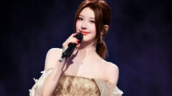 Triệu Lộ Tư diện đầm của Phan Huy trong concert cá nhân đầu tiên