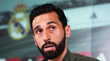 HLV Real Madrid: ‘Đừng biến chuyện phòng thay đồ thành phim truyền hình’
