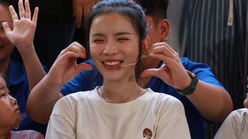 Ca sĩ Ly Ly sáng tác ca khúc 'Mái ấm gia đình Việt' tặng chương trình