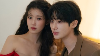 IU và Byeon Woo Seok xin lỗi vì tranh cãi xuyên tạc lịch sử của Perfect Crown