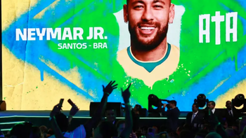 Neymar trở lại tuyển Brazil sau chuỗi ngày 'bão tố'