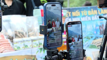 Xã miền núi thu 46 tỉ từ YouTube, TikTok, Facebook