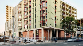 Giới trẻ Tây Ban Nha chật vật kiếm tiền thuê nhà