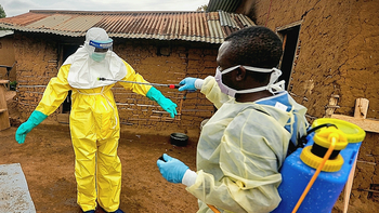 Bộ Y tế hỏa tốc yêu cầu phòng chống bệnh do vi rút Ebola, theo dõi người về từ vùng dịch