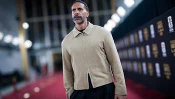 Rio Ferdinand kiếm tiền ‘khủng’ hơn lúc ở Man Utd nhờ podcast và đầu tư ở Dubai