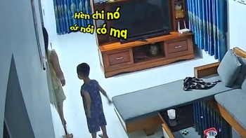Ba mẹ con 'lạnh sống lưng' khi thấy 'bóng đen' trong nhà