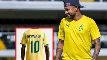 Xôn xao chỉ vì áo đấu của Neymar có... dấu chấm