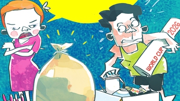 Chồng 'lên đồ' đi làm nhiệm vụ World Cup ở... phòng khác