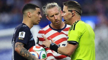 Luật mới về VAR World Cup gây bối rối cho người xem