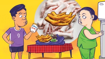 Sao bà mua chân gà không hạn sử dụng này?