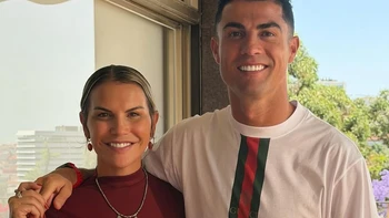Chị Ronaldo châm ngòi tranh cãi ở tuyển Bồ Đào Nha chỉ vì… thả like