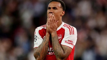 Áo đấu của sao Arsenal 'cháy hàng' sau khi đá hỏng phạt đền ở chung kết Champions League