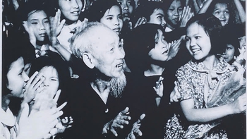Chiếc túi mang cơm đi công tác của Bác Hồ và lời dặn 'phải trân trọng từng hạt gạo của dân'