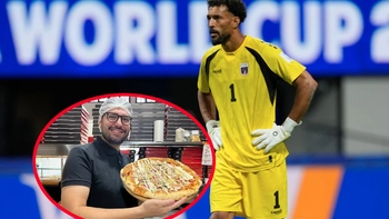 Từ người hùng World Cup đến... pizza Vozinha