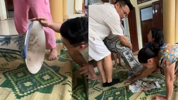 Con cháu hí hửng vì tìm được 'kho báu' của các cụ