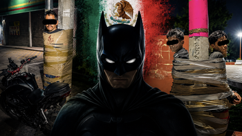 'Batman đời thực' gây chú ý sau khi trói loạt nghi phạm giữa phố