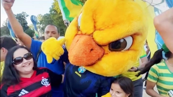Linh vật tuyển Brazil thành ‘sao mạng’ gây sốt World Cup