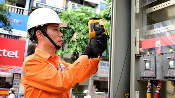 Lợi nhuận lớn, EVN hết lỗ lũy kế: Vì sao công ty mẹ vẫn lỗ?