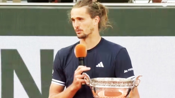 Vô địch Roland Garros, Zverev đùa HLV đừng mơ ‘thưởng nóng’
