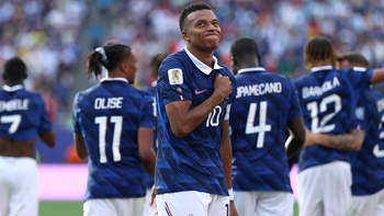 Mbappe lập kỷ lục ghi bàn ở vòng knock-out World Cup