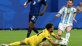 Người hùng World Cup Vozinha sắp làm đồng đội Messi