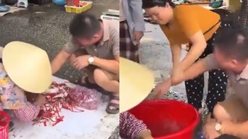 Thanh niên đỏ mặt vì bị cua kẹp