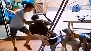 Chàng trai khốn khổ với 'chó nhà em ngoan lắm, không cắn đâu'