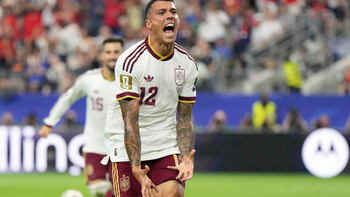 Tây Ban Nha dựng kỷ lục khó bị xô ngã ở World Cup