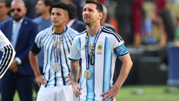 Messi hụt cúp vẫn ‘mạnh’ hơn các cầu thủ Tây Ban Nha