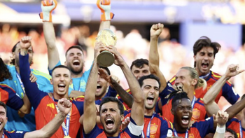 Vô địch World Cup nhưng Tây Ban Nha không được mang cúp thật về, vì sao?