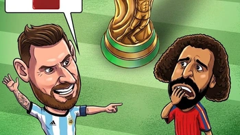 Cucurella suýt trở thành nạn nhân đầu tiên của Messi... ngoài vòng cấm địa