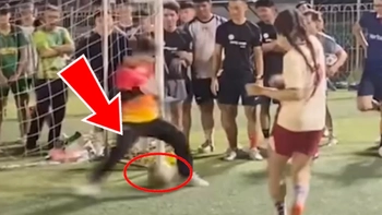 Màn sút penalty 'mạnh nhất' lịch sử bóng đá nữ