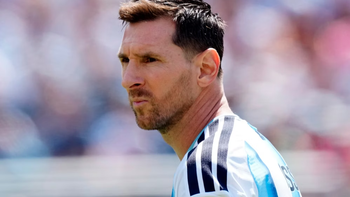 Lý do Messi bỏ tiệc World Cup, bay thẳng về quê nhà
