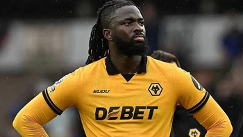 Bị cấm tập, tiền đạo Wolves quyết cố thủ trong sân