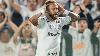 Giữa 'tâm bão', Neymar lại dính vạ miệng