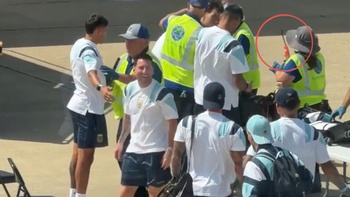 Messi cười nghiêng ngả vì tình huống ‘khó đỡ’ của đồng đội ở World Cup