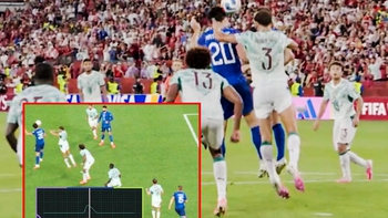 Croatia bị hủy bàn thắng vì một cú chạm mà mắt thường khó thấy ở World Cup