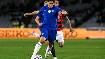 Một bàn thắng khiến CĐV Kazakhstan ‘đổ bộ’ Instagram Chelsea