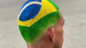 CĐV Brazil đi làm tóc mừng chiến thắng ở World Cup 2026