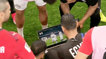 Có gì trong chiếc laptop giúp Ai Cập thắng luân lưu World Cup?