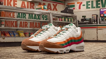 7-Eleven kiện Nike vì đôi Air Max 95 mang màu 'quen quá'