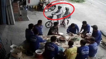 Đổ dốc chân cầu, hai nữ sinh khiến cả chủ nhà lẫn nhóm thợ giật mình