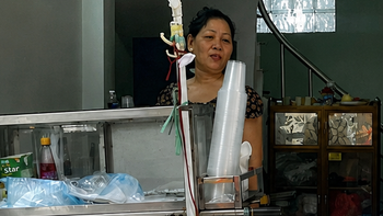 Bánh flan ở đường 3/2 có gì lạ mà bán 400 cái/ngày?