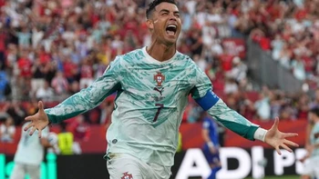 Cristiano Ronaldo úp mở về ‘mùa giải cuối cùng’