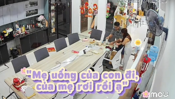 Mẹ ấm lòng khi con gái nhỏ biết quan tâm và sẻ chia